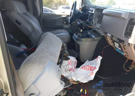 2004 Chevrolet Express из США, поврежденный, VIN 1GBFG15T641128908